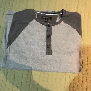 Men’s Banana Republic long sleeve henley